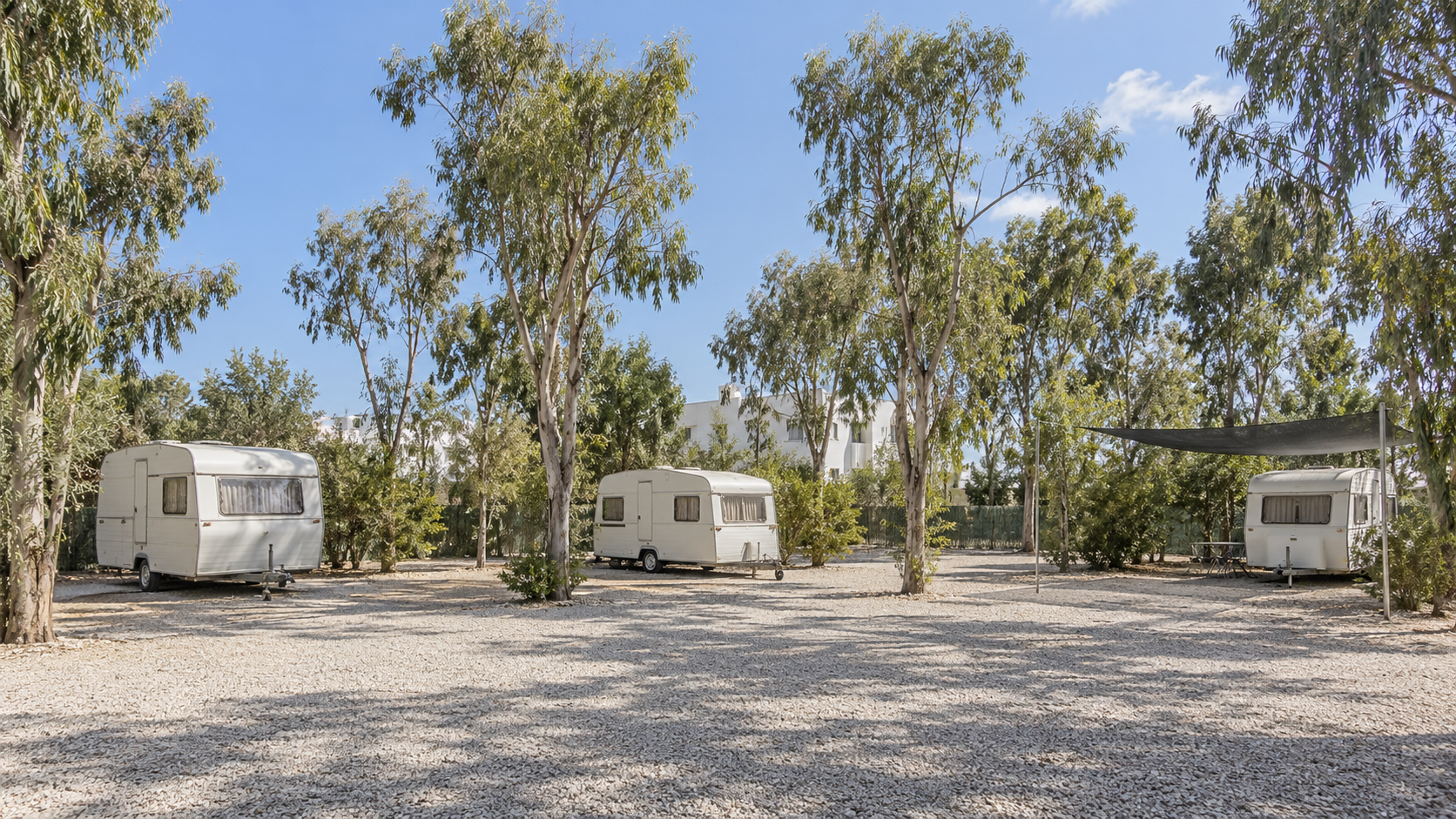 AI-gegenereerd sfeerbeeld, geen foto van de camping